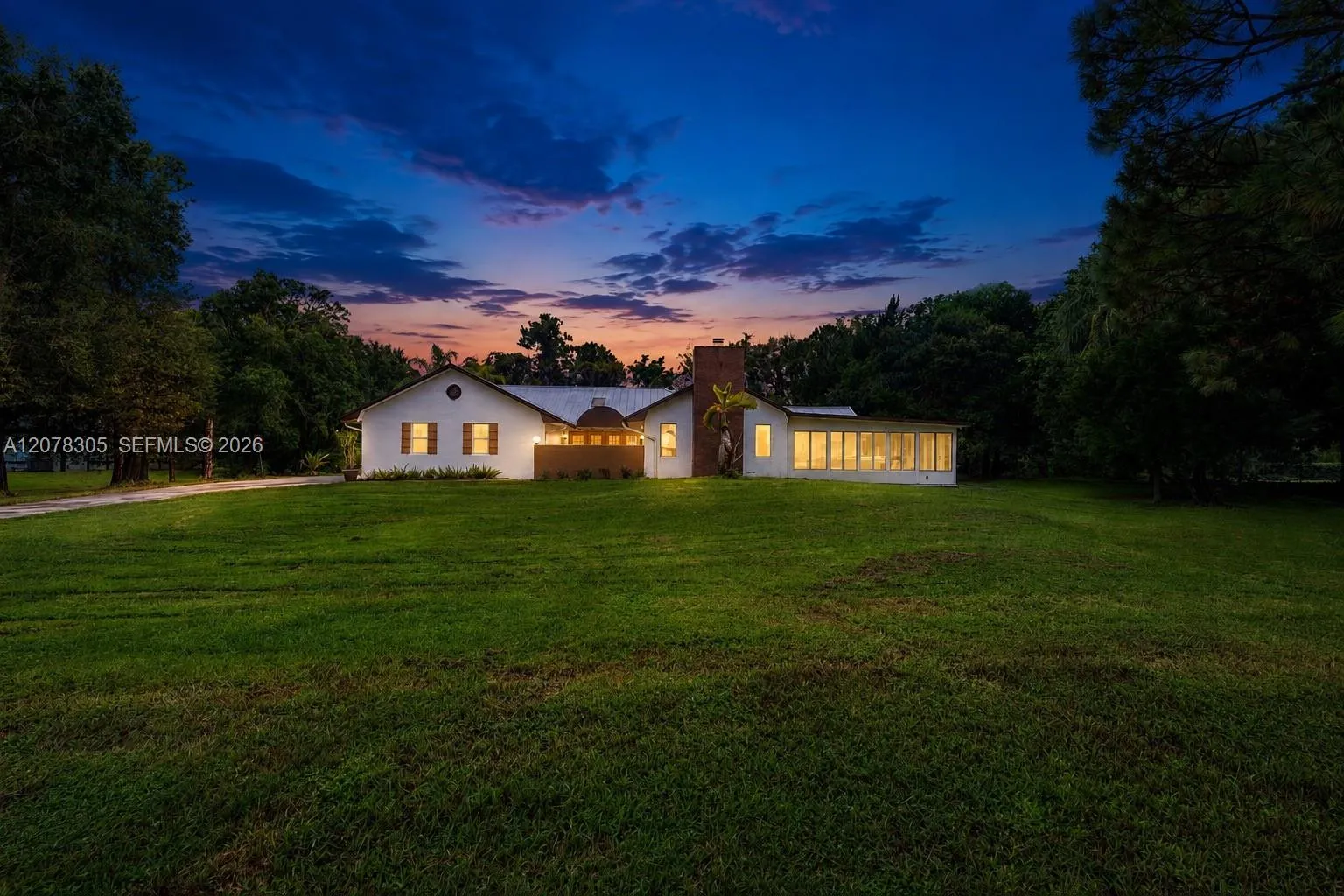 Foto de propiedad en 3290 SW Island Way, Palm City, FL 34990 Palm City con MLS# 