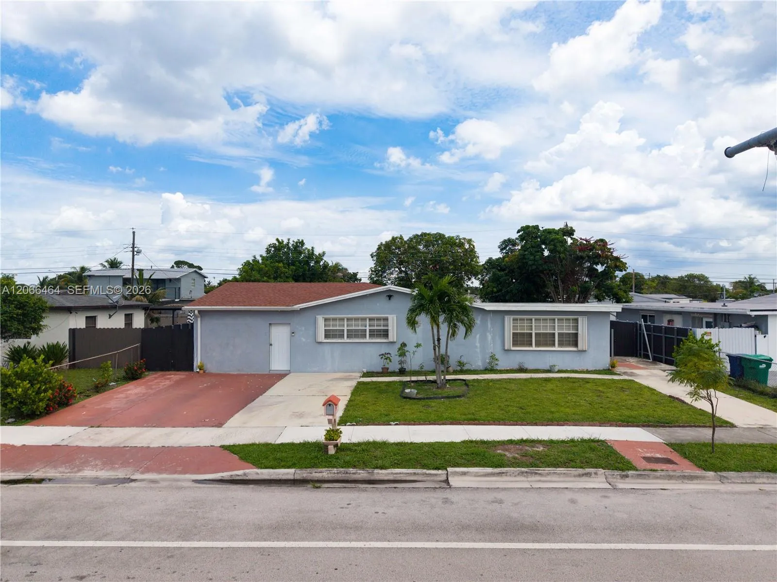 Foto de propiedad en 3291 NW 207th Street, Miami Gardens, FL 33056 Miami Gardens con MLS# 