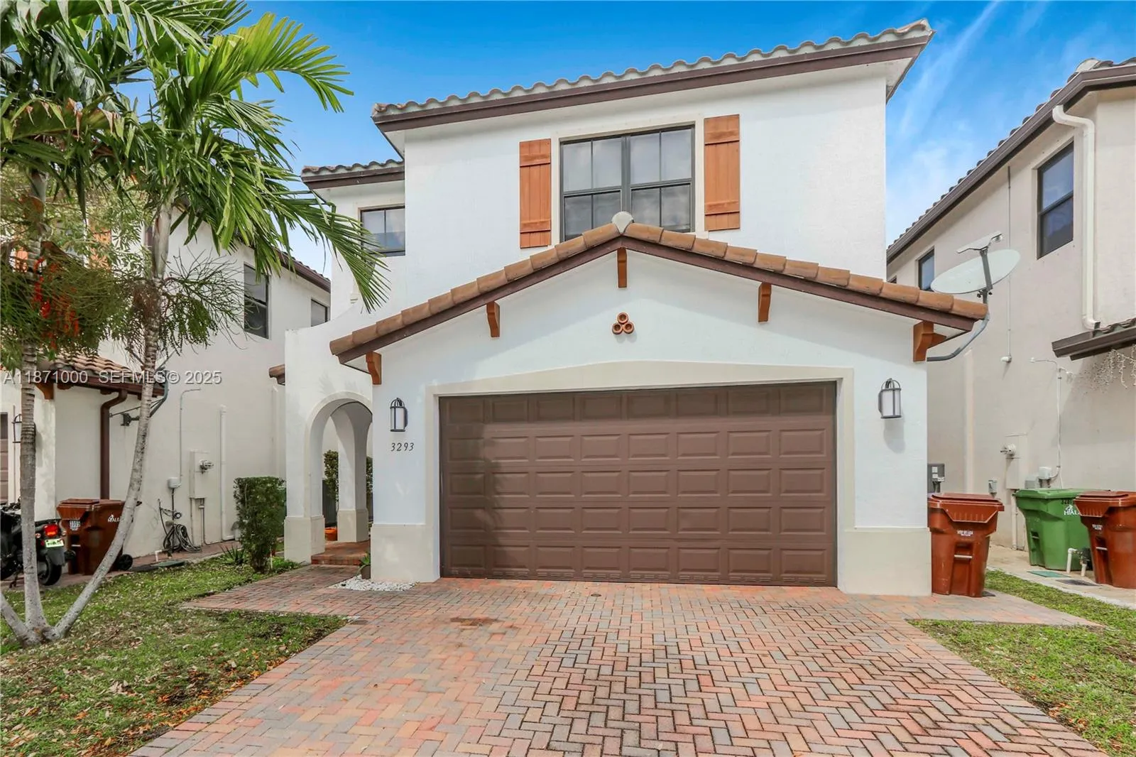 Foto de propiedad en 3293 W 98th Place, Hialeah, FL 33018 Hialeah con MLS# 