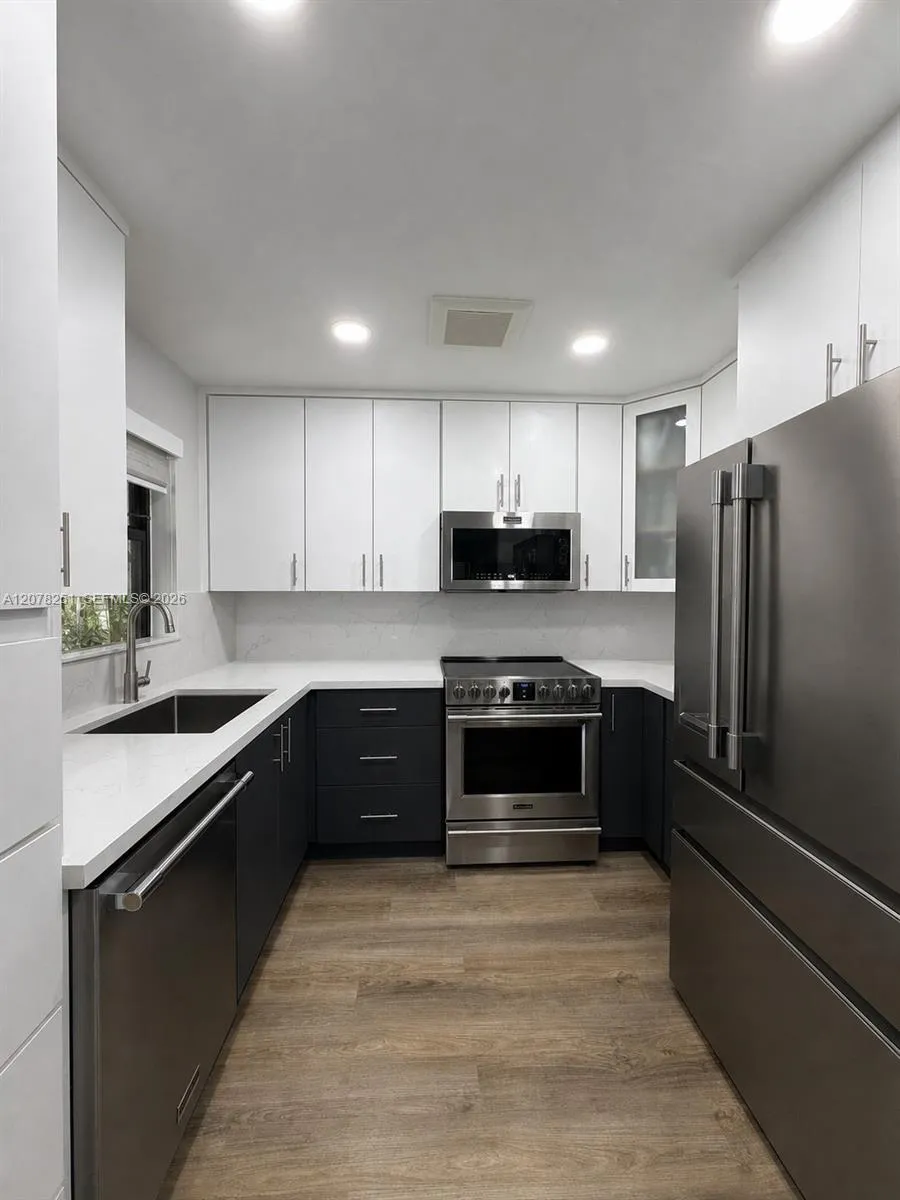 Foto de propiedad en 3295 Cocoplum Circle 3323, Coconut Creek, FL 33063 Coconut Creek con MLS# 