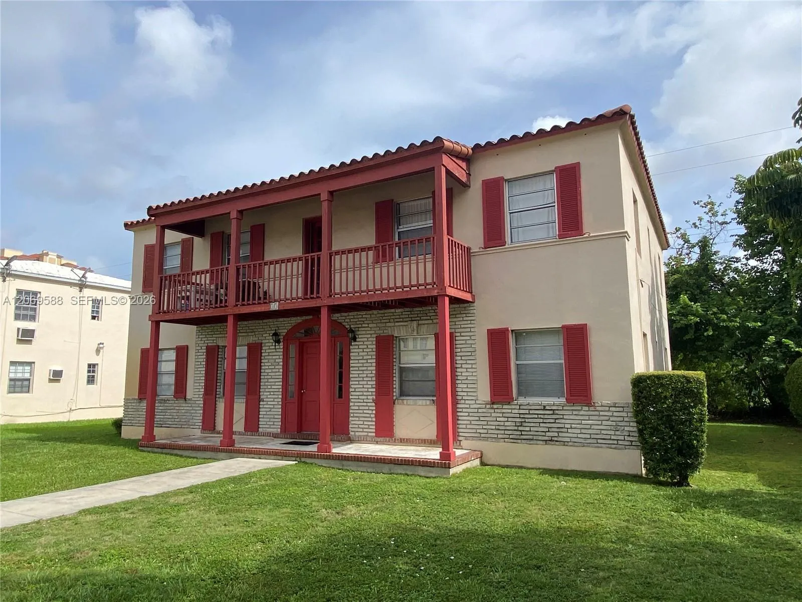 Foto de propiedad en 33 Madeira Avenue 3, Coral Gables, FL 33134 Coral Gables con MLS# 