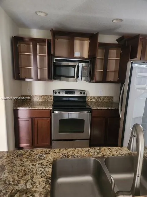 Foto de propiedad en 330 Carina Circle 330, Sanford, FL 32773 Sanford con MLS# 