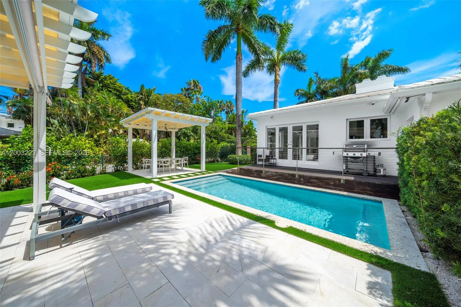 Foto de propiedad en 330 E San Marino Drive, Miami Beach, FL 33139 Miami Beach con MLS# 