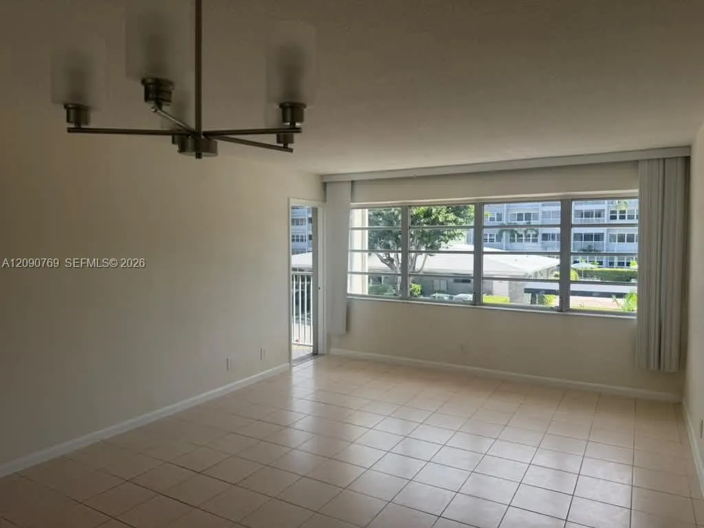 En Venta 330 SE 2nd Street 202E, Hallandale Beach, FL 33009, Hallandale Beach, FL 33009