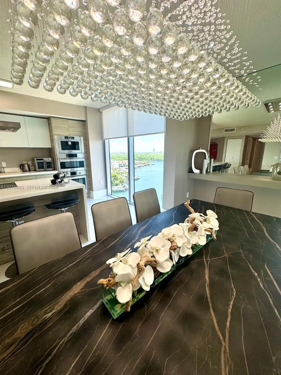 Foto de propiedad en 330 Sunny Isles Boulevard 1001, Sunny Isles Beach, FL 33160 Sunny Isles Beach con MLS# 