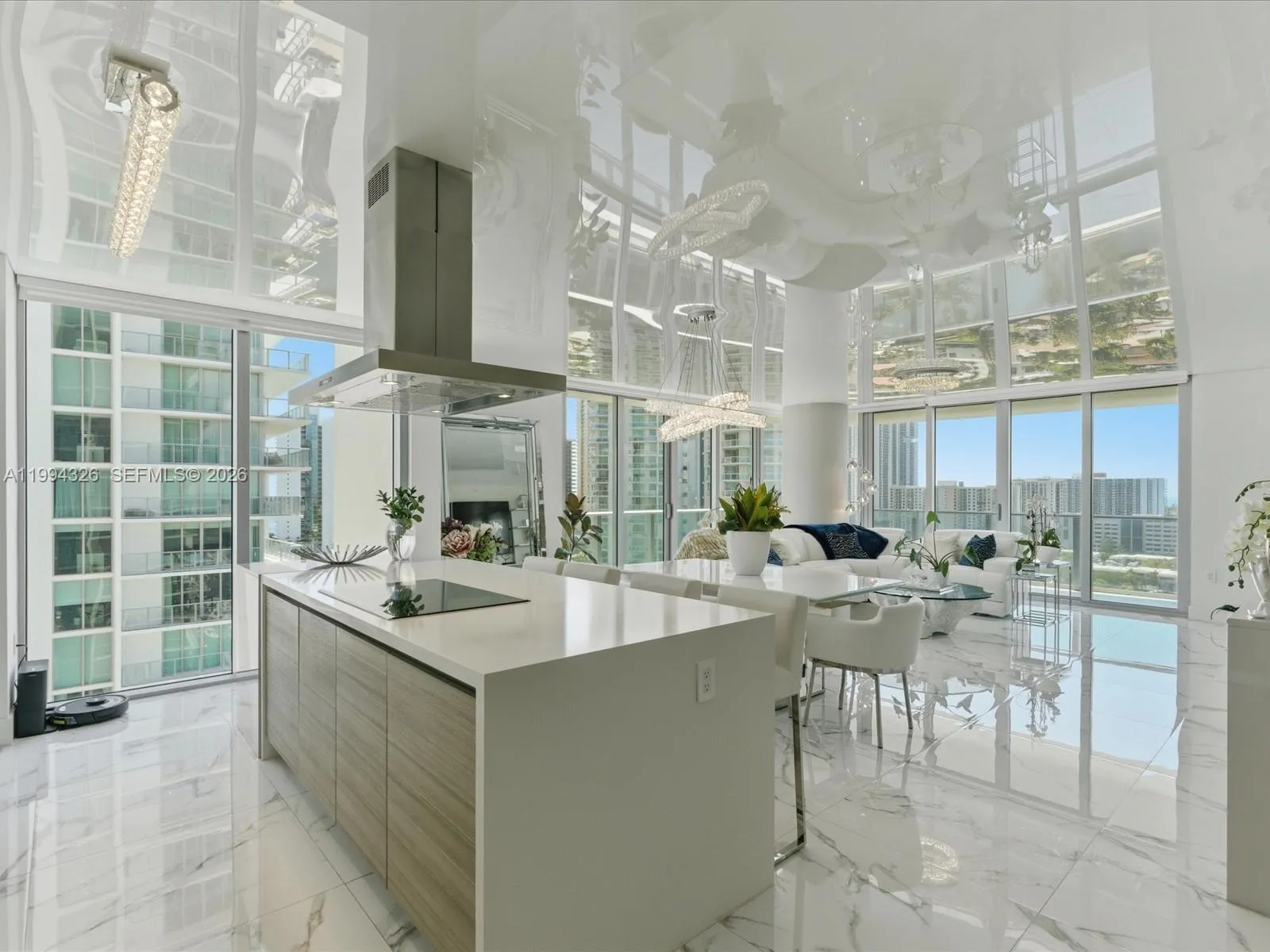 Foto de propiedad en 330 Sunny Isles Boulevard 5-1508, Sunny Isles Beach, FL 33160 Sunny Isles Beach con MLS# 