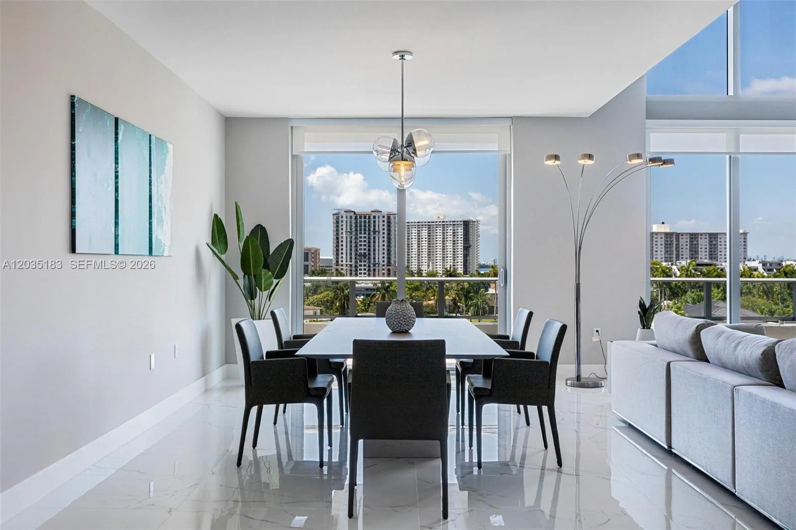 Foto de propiedad en 330 Sunny Isles Boulevard 5-506, Sunny Isles Beach, FL 33160 Sunny Isles Beach con MLS# 