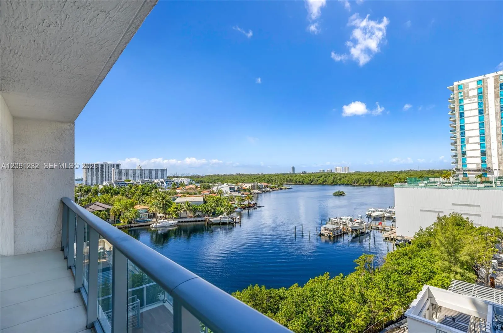 En Venta 330 Sunny Isles Boulevard 5-701, Sunny Isles Beach, FL 33160, Sunny Isles Beach, FL 33160