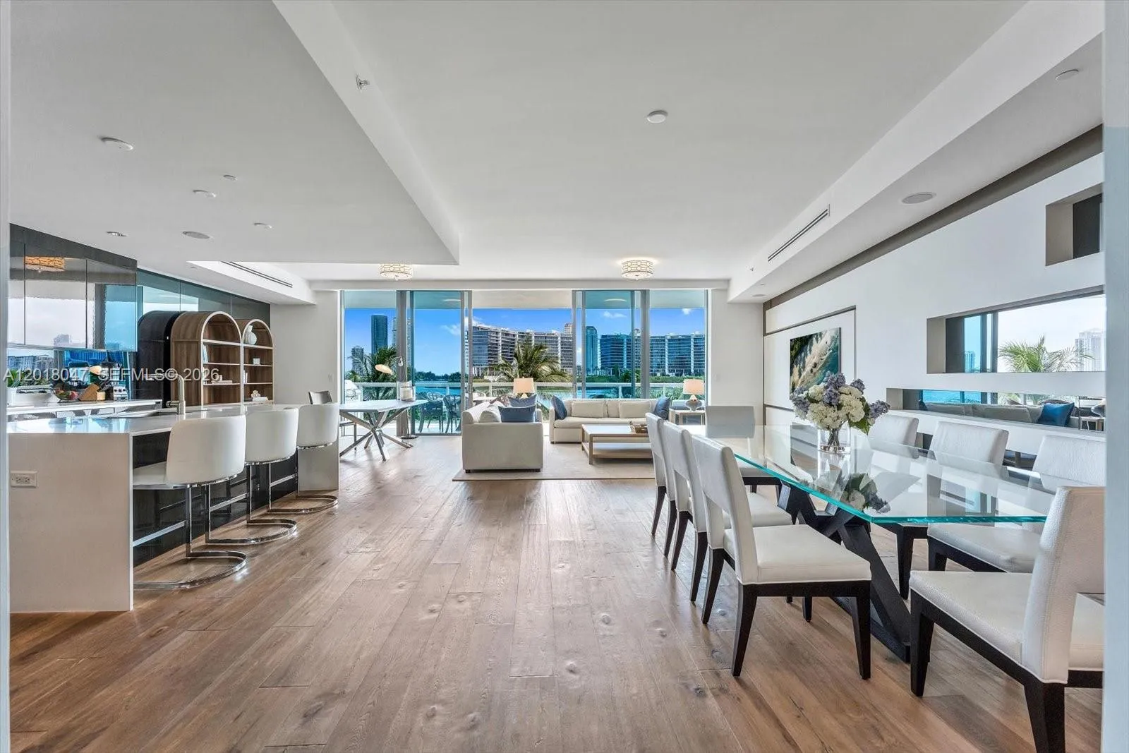 Foto de propiedad en 3300 NE 188th Street 217, Aventura, FL 33180 Aventura con MLS# 