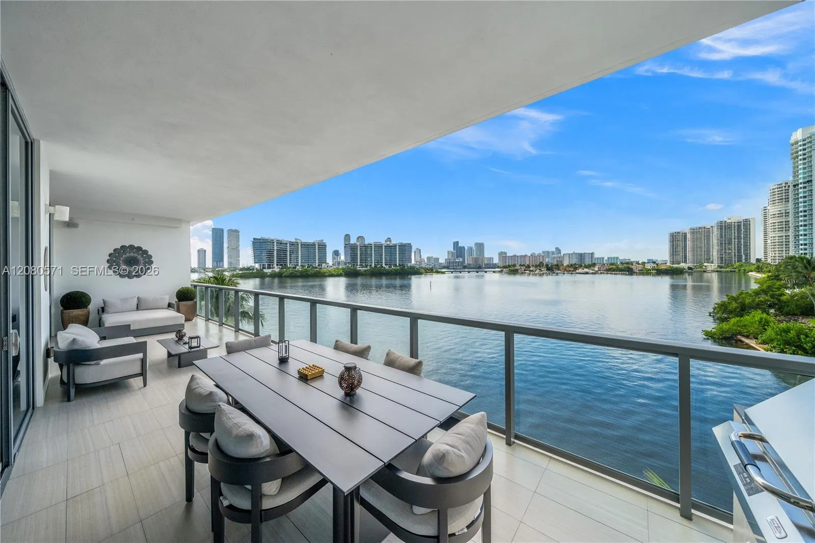 En Venta 3300 NE 188th Street 312, Aventura, FL 33180, Aventura, FL 33180