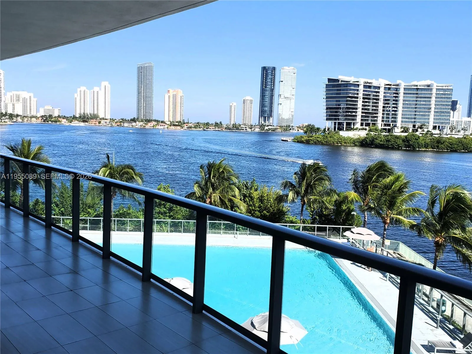 Foto de propiedad en 3300 NE 188th Street 315, Aventura, FL 33180 Aventura con MLS# 