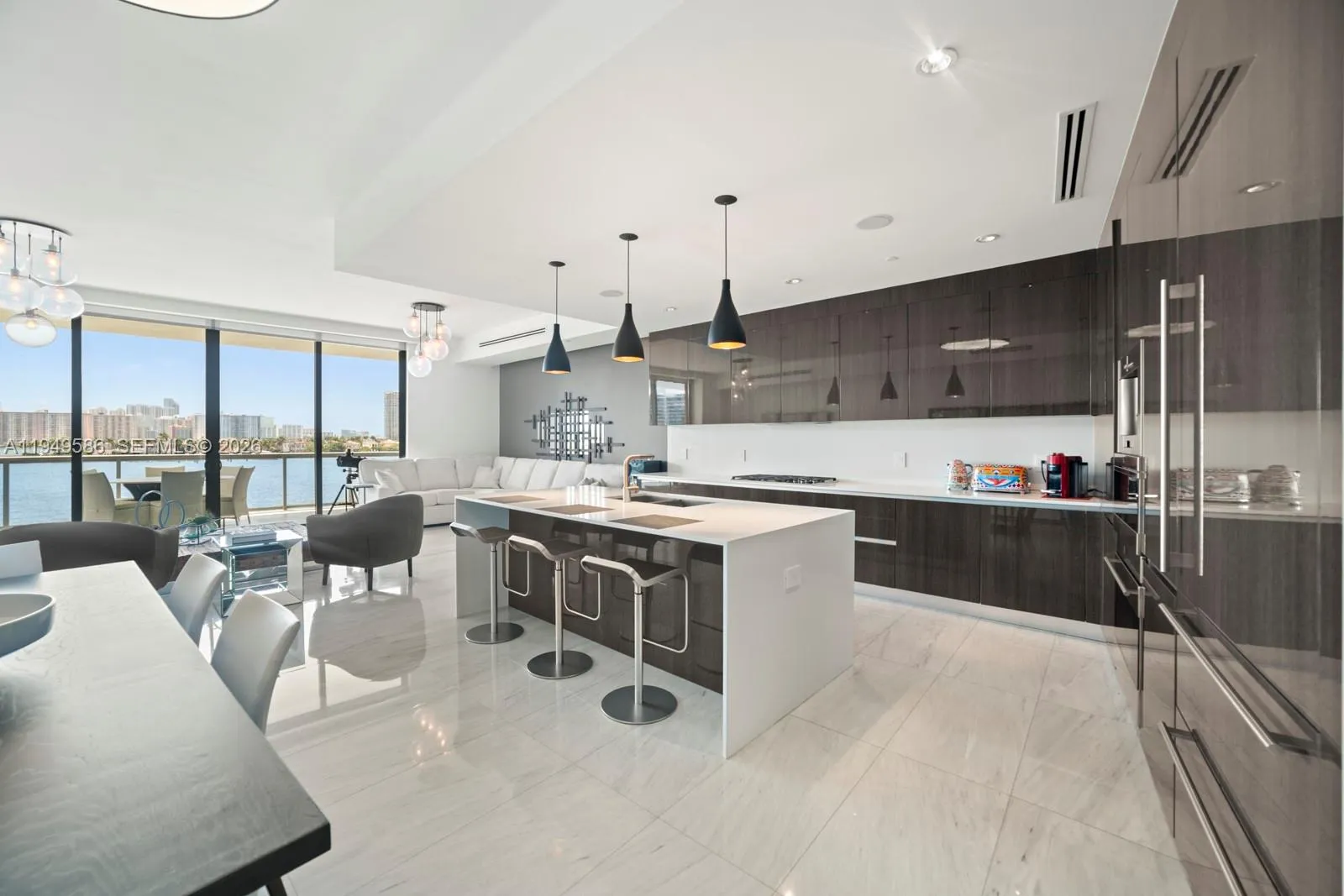 Foto de propiedad en 3300 NE 188th Street 414, Aventura, FL 33180 Aventura con MLS# 