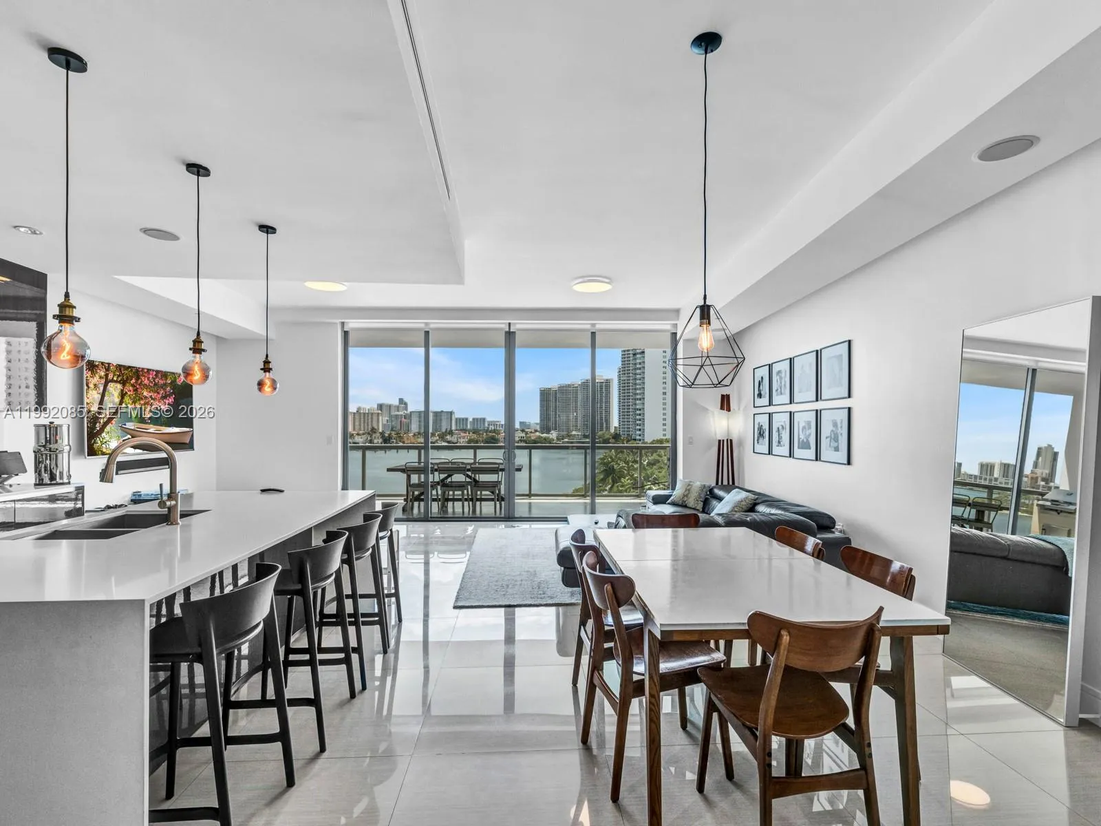 Foto de propiedad en 3300 NE 188th Street 511, Aventura, FL 33180 Aventura con MLS# 
