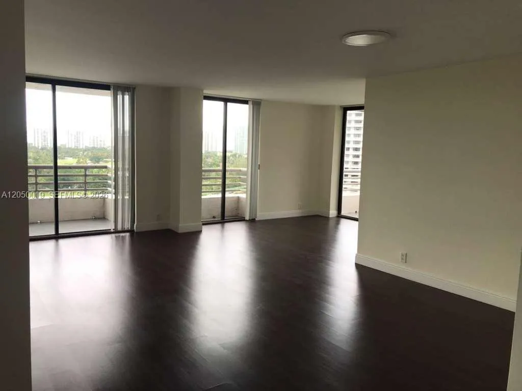 Foto de propiedad en 3300 NE 191st Street 1412, Aventura, FL 33180 Aventura con MLS# 