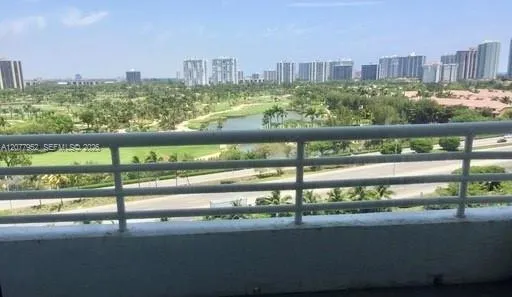 Foto de propiedad en 3300 NE 192nd Street 1210, Aventura, FL 33180 Aventura con MLS# 