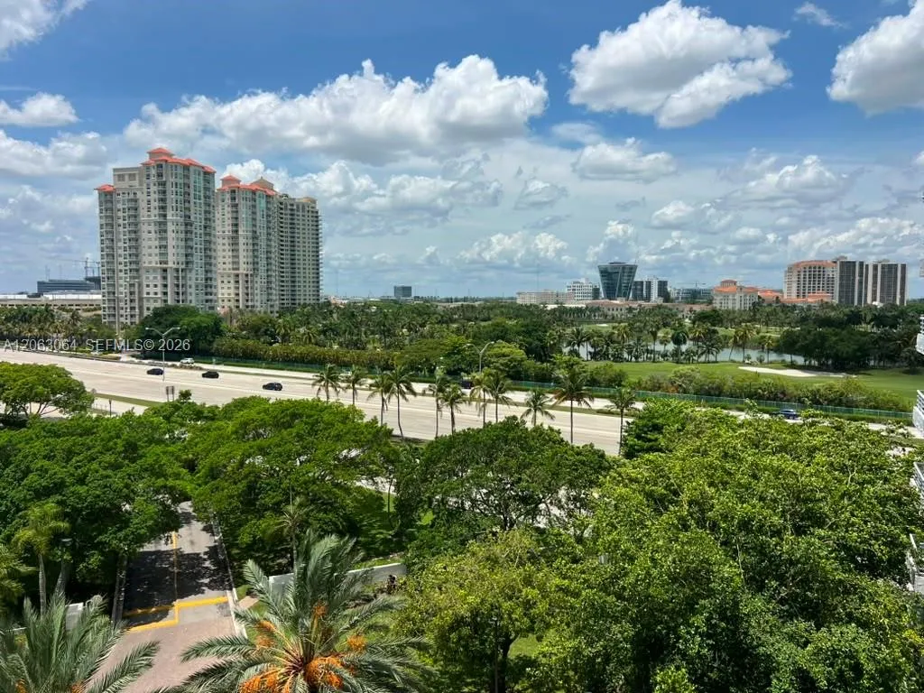 Foto de propiedad en 3300 NE 192nd Street 803, Aventura, FL 33180 Aventura con MLS# 