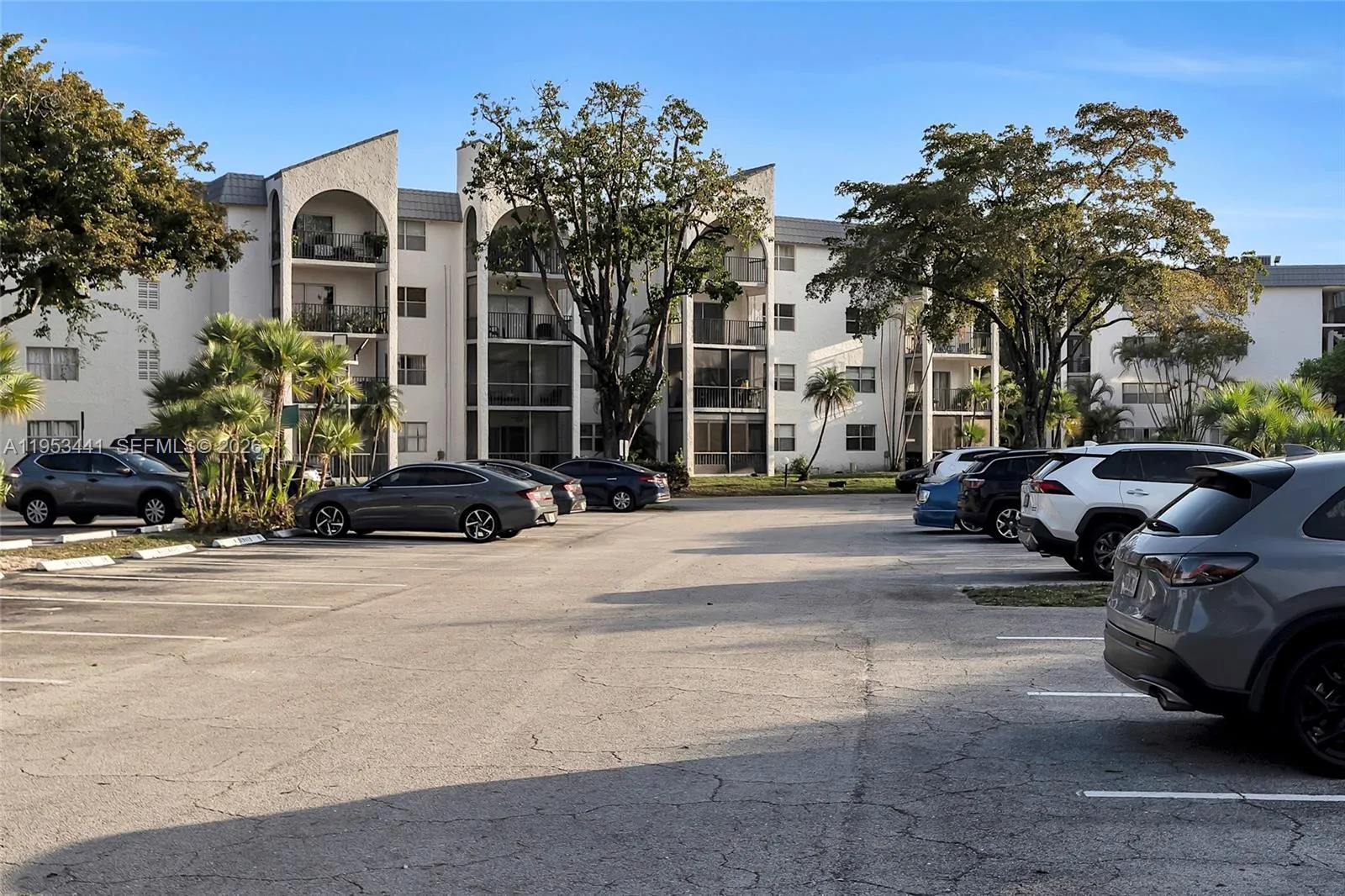 Foto de propiedad en 3300 Spanish Moss Terrace 106, Lauderhill, FL 33319 Lauderhill con MLS# 