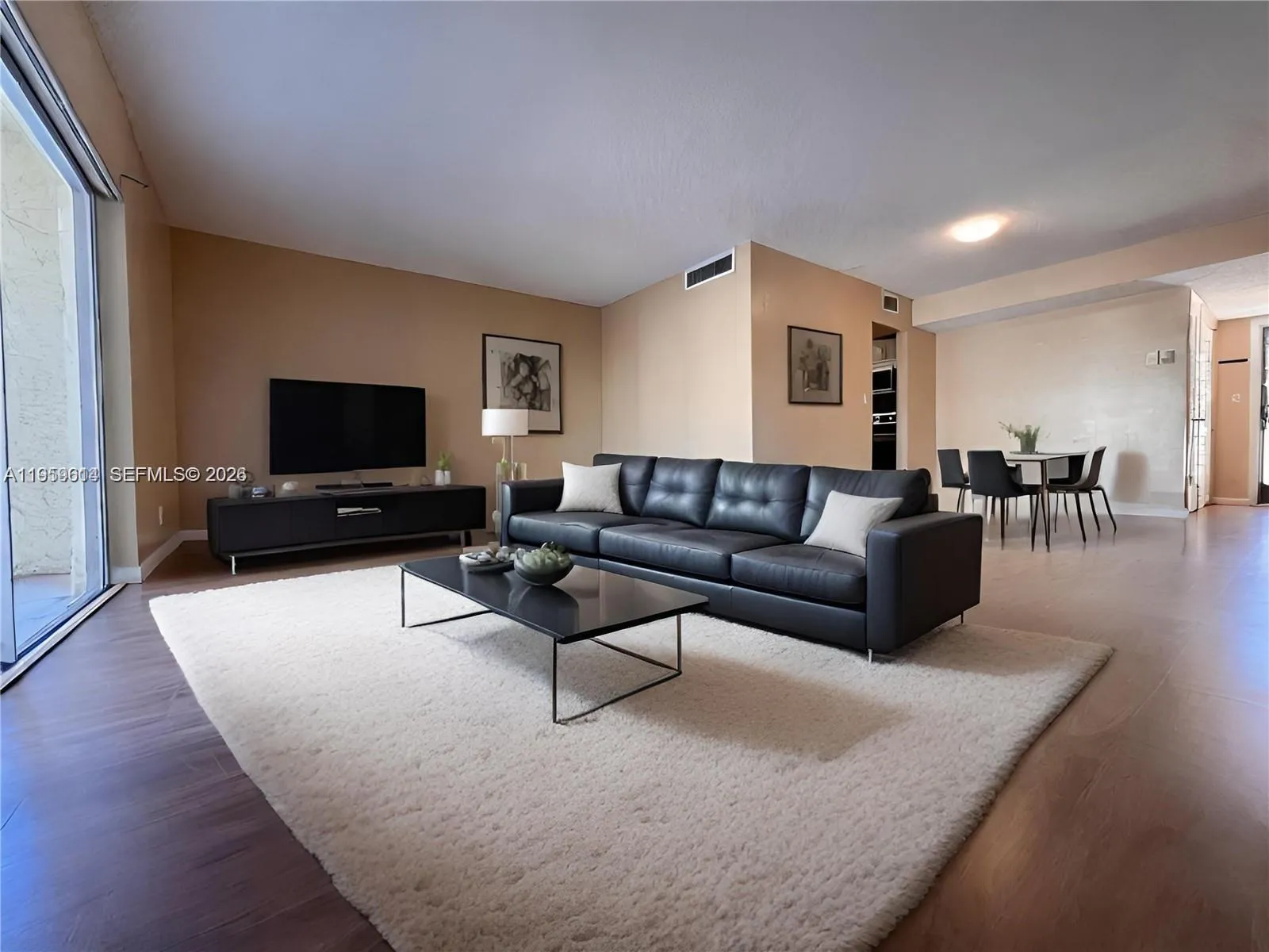 Foto de propiedad en 3300 Spanish Moss Terrace 206, Lauderhill, FL 33319 Lauderhill con MLS# 