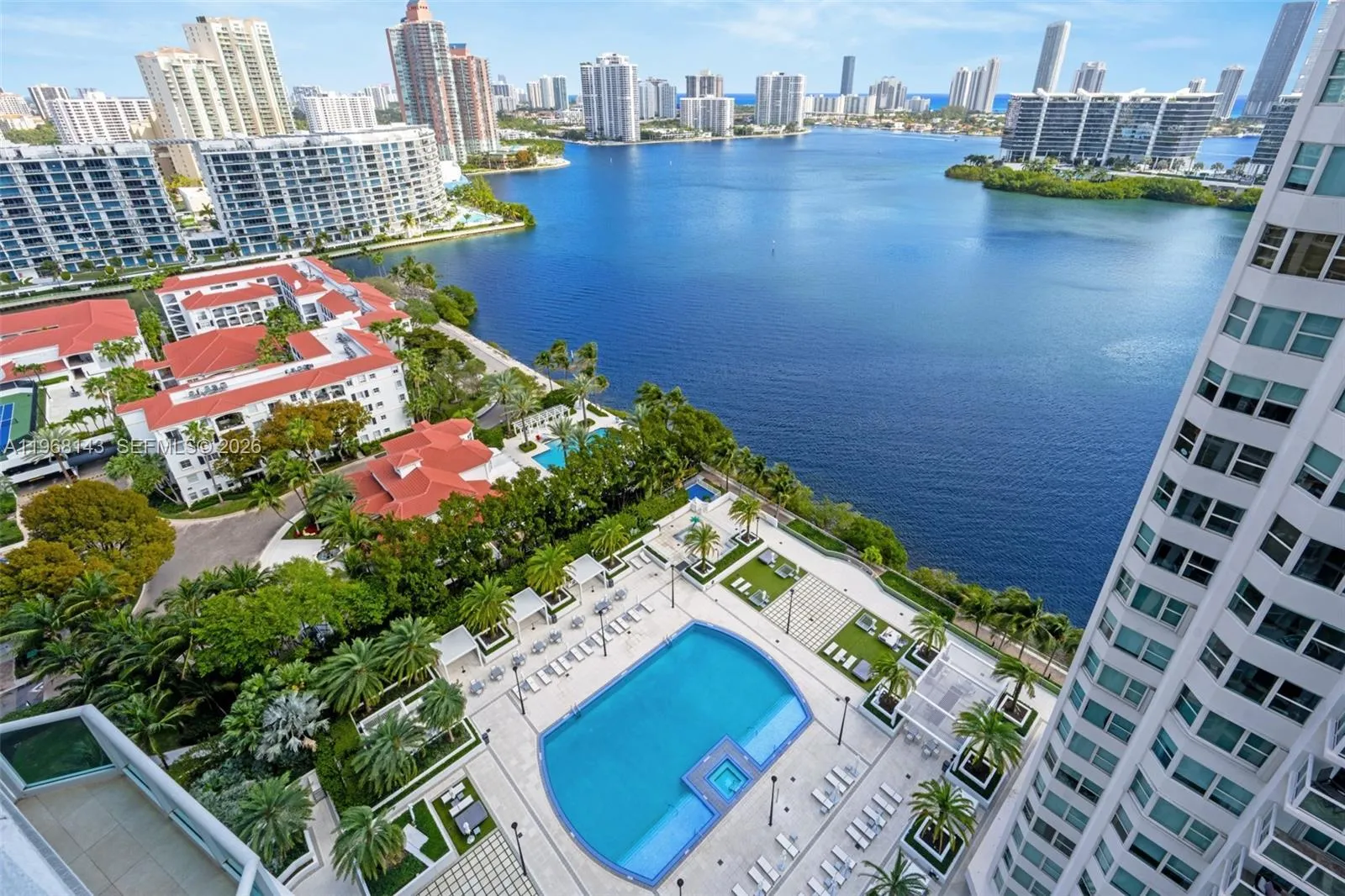 Foto de propiedad en 3301 NE 183 Street 2209, Aventura, FL 33160 Aventura con MLS# 