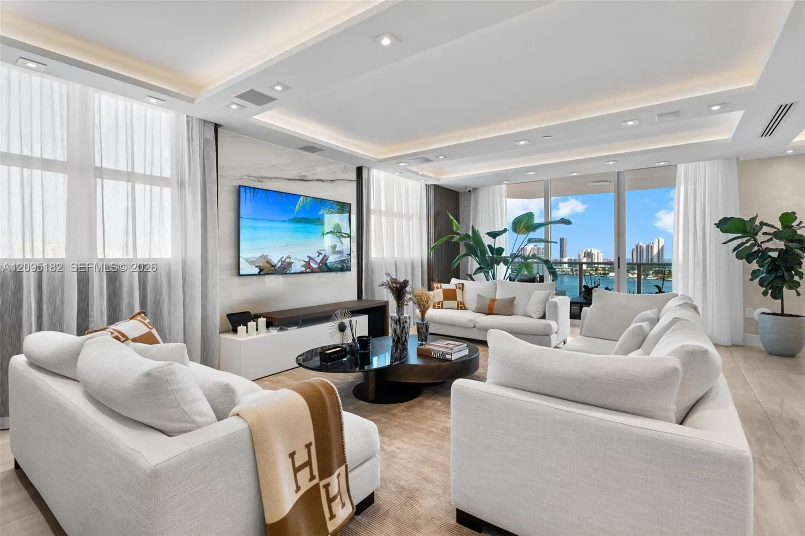 En Venta 3301 NE 183rd Street 2001, Aventura, FL 33160, Aventura, FL 33160