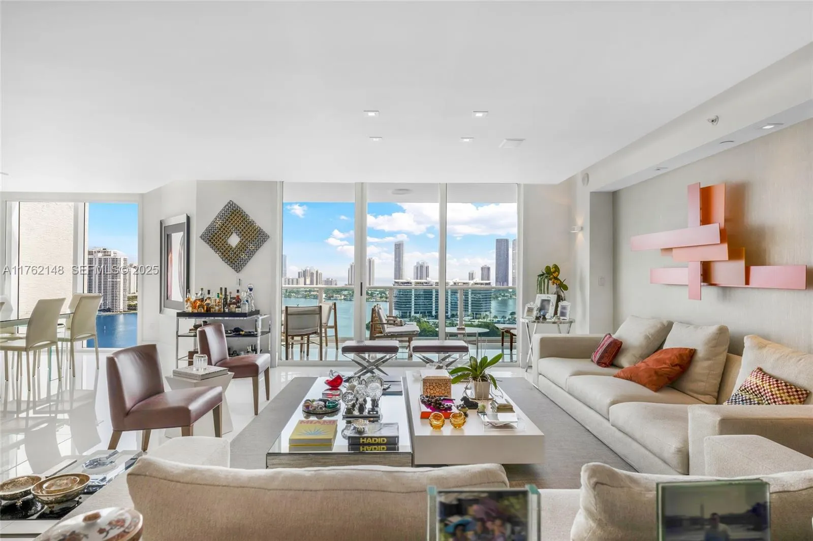 Foto de propiedad en 3301 NE 183rd Street 2406, Aventura, FL 33160 Aventura con MLS# 