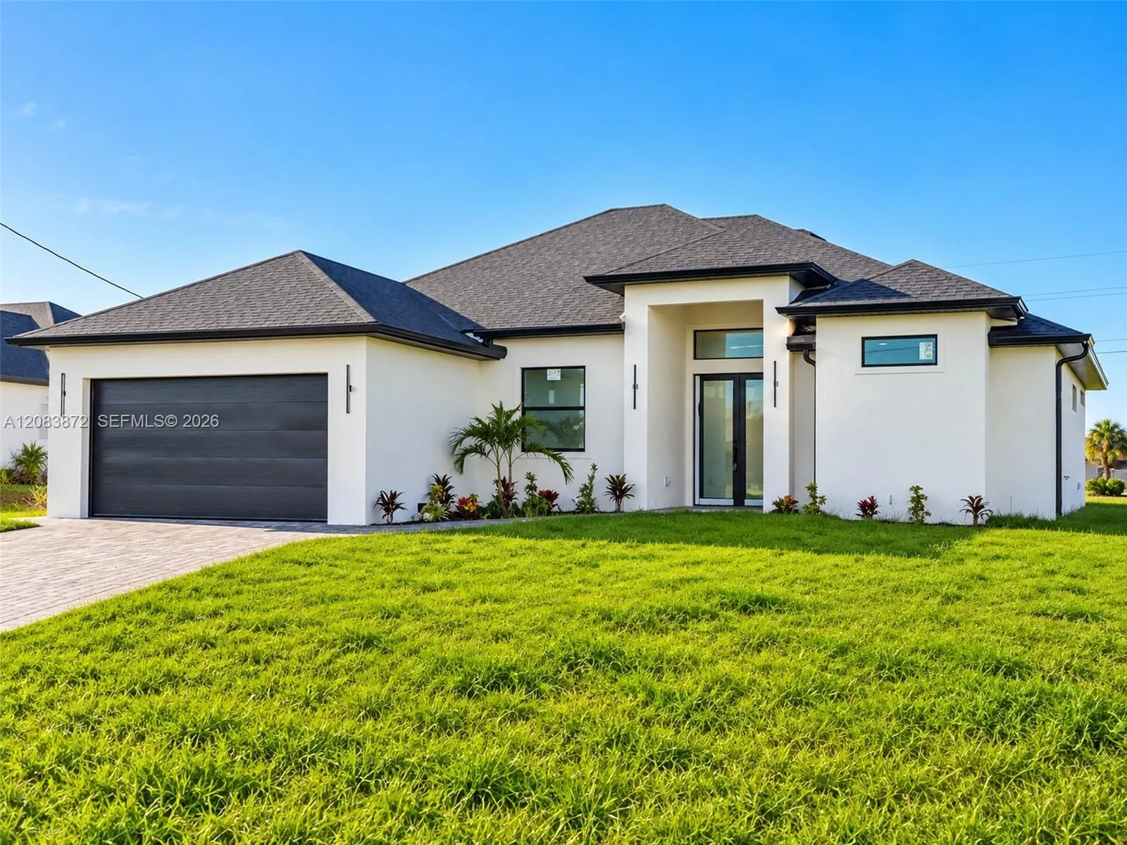Foto de propiedad en 3301 NW 5 Street, Cape Coral, FL 33993 Cape Coral con MLS# 