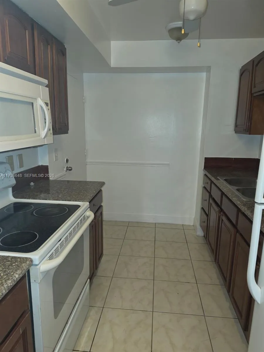 Foto de propiedad en 3301 Spanish Moss Terrace 415, Lauderhill, FL 33319 Lauderhill con MLS# 