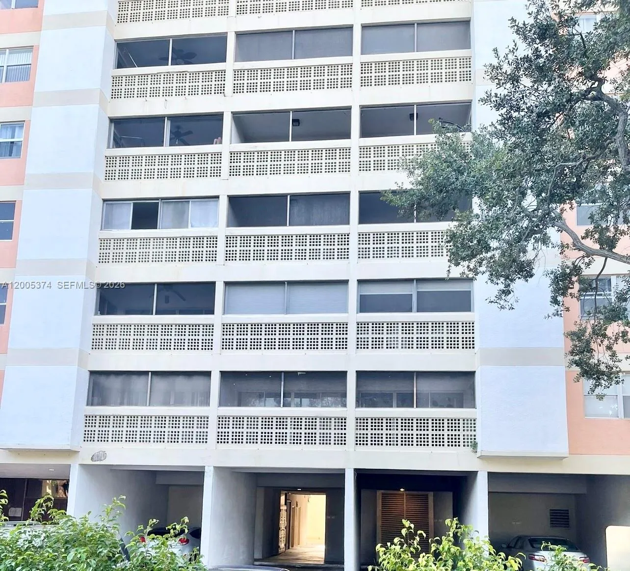 Foto de propiedad en 3301 Spanish Moss Terrace 510, Lauderhill, FL 33319 Lauderhill con MLS# 