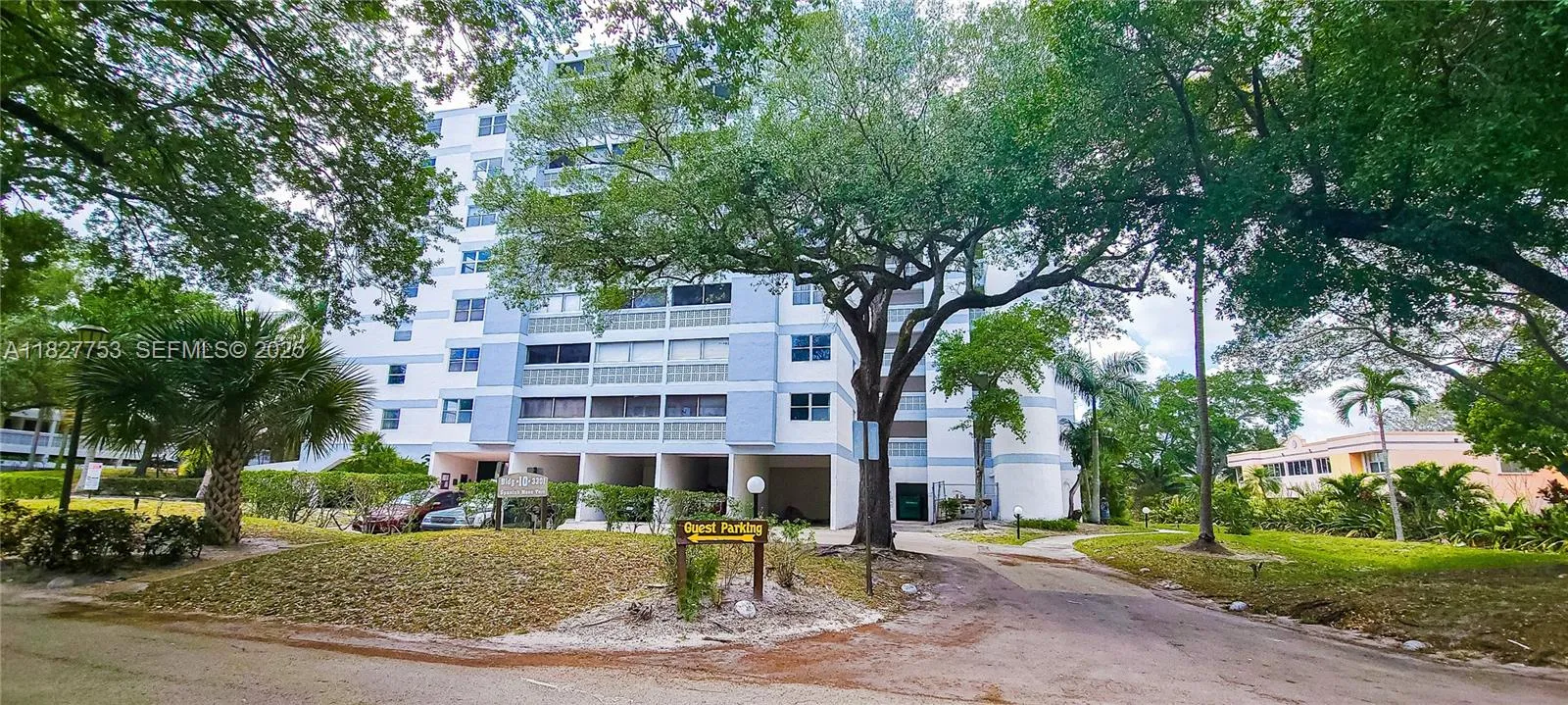 Foto de propiedad en 3301 Spanish Moss Terrace 609, Lauderhill, FL 33319 Lauderhill con MLS# 