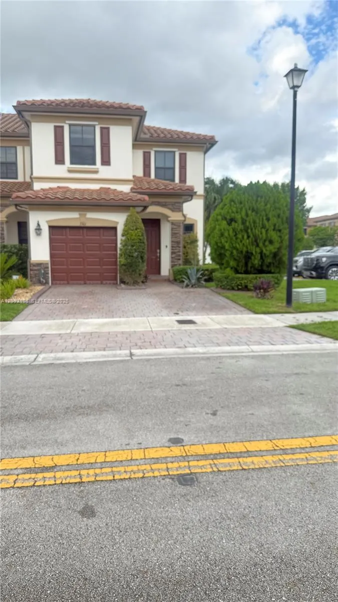 En Renta 3301 W 89th Terrace, Hialeah, FL 33018, Hialeah, FL 33018