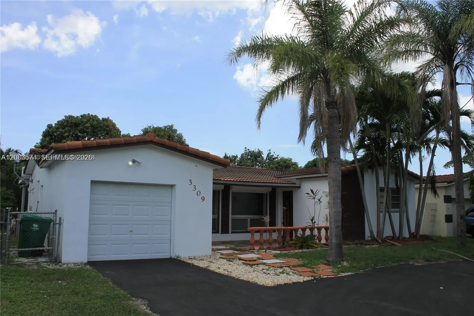 Foto de propiedad en 3309 Acapulco Drive, Miramar, FL 33023 Miramar con MLS# 