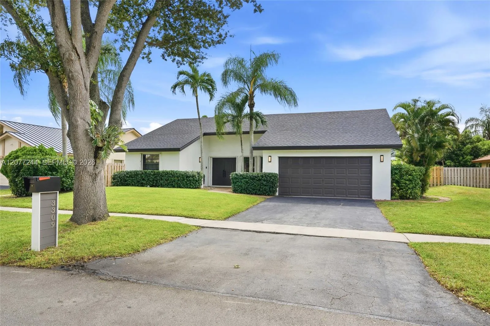 Foto de propiedad en 3309 NW 94th Avenue, Sunrise, FL 33351 Sunrise con MLS# 