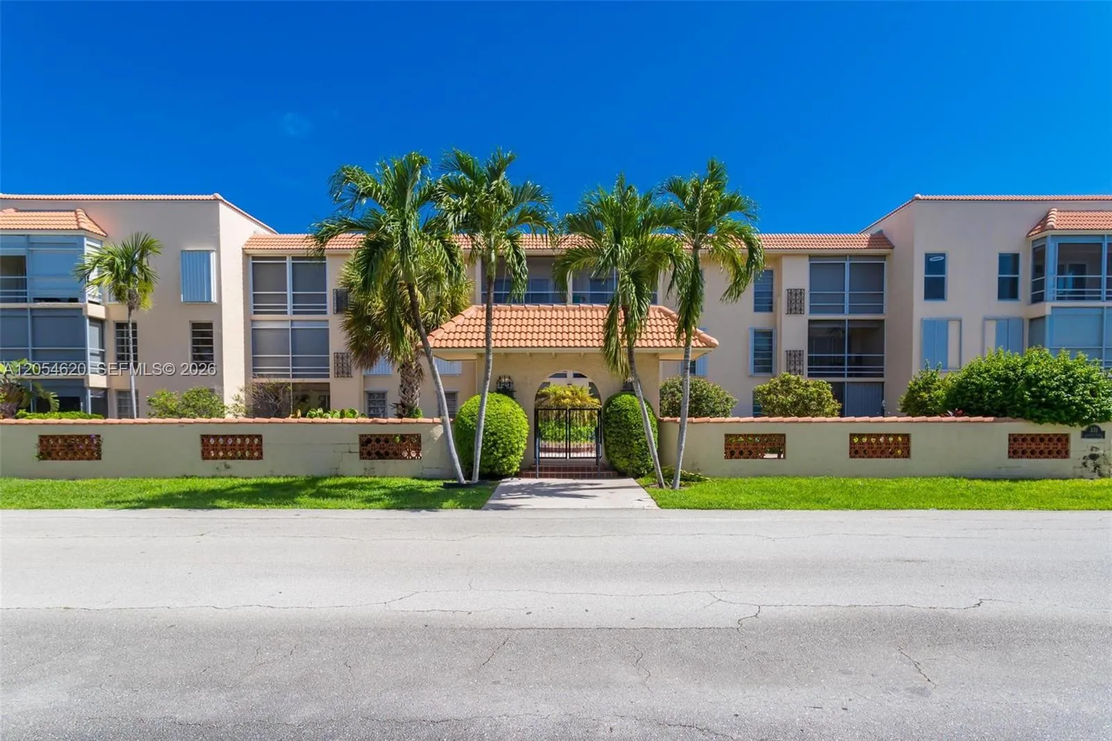 Foto de propiedad en 331 SW 8th Street 3F, Boca Raton, FL 33432 Boca Raton con MLS# 