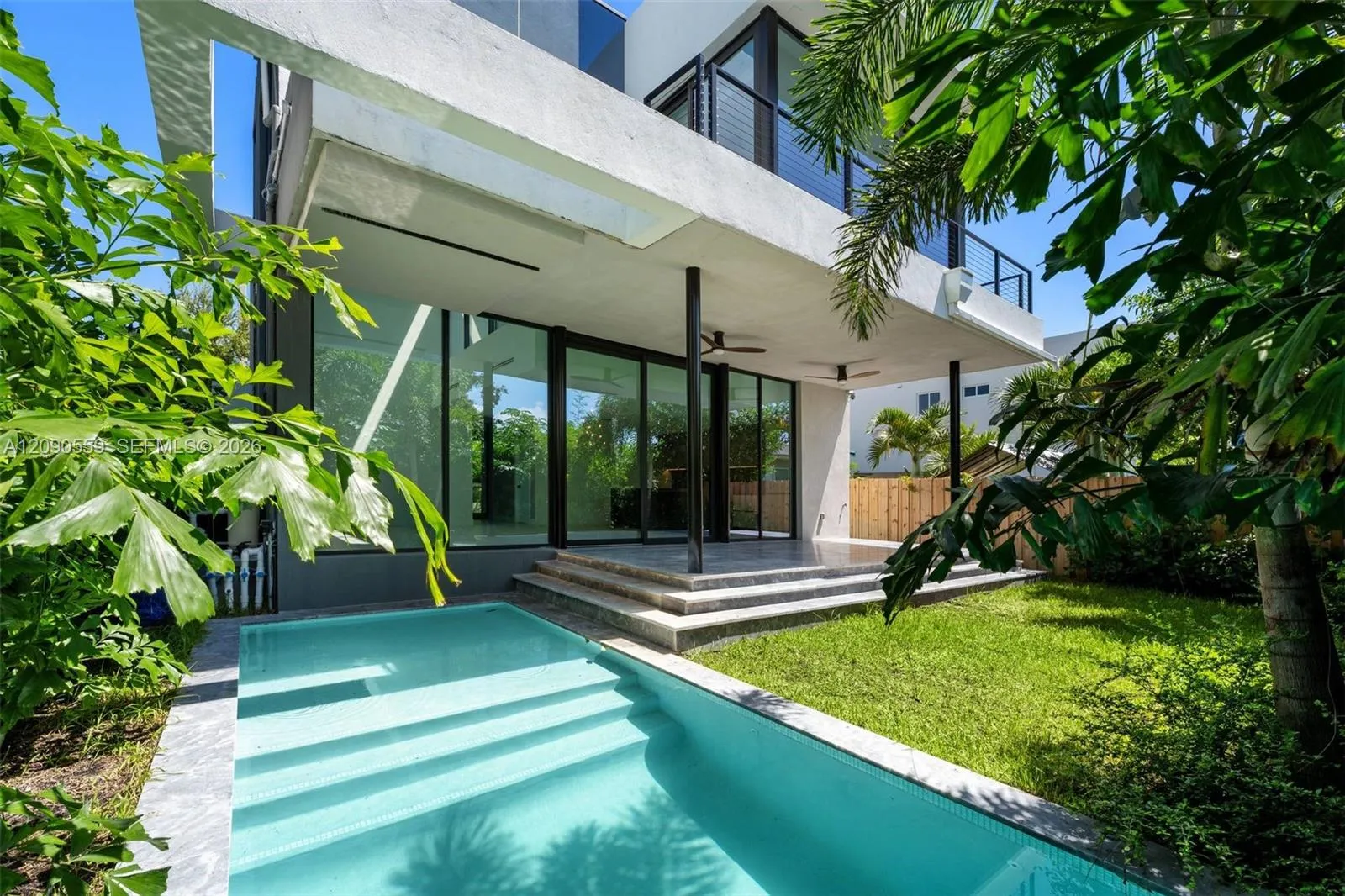 Foto de propiedad en 3310 Elizabeth Street, Coconut Grove, FL 33133 Coconut Grove con MLS# 