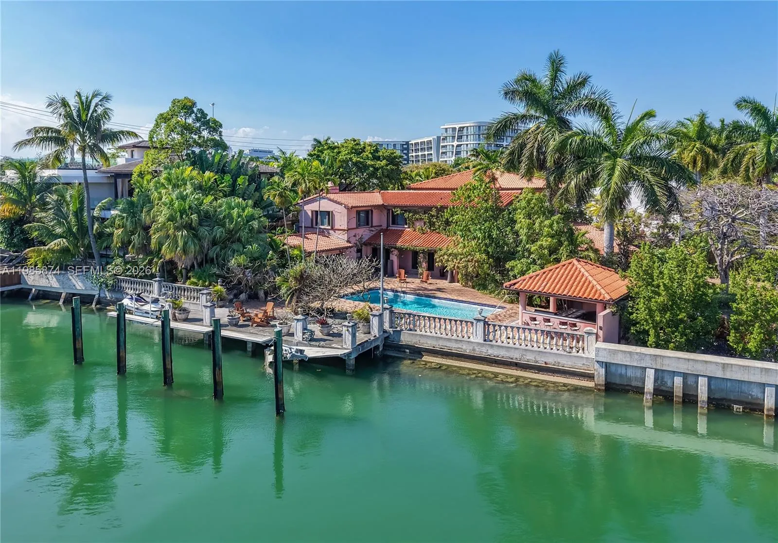 Foto de propiedad en 3310 Garden Avenue, Miami Beach, FL 33140 Miami Beach con MLS# 
