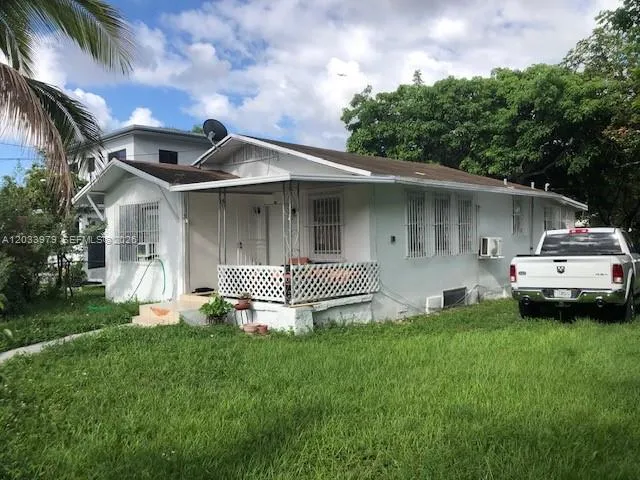 Vendido 3314 NW 9th Court, Miami, FL 33127, Miami, FL 33127