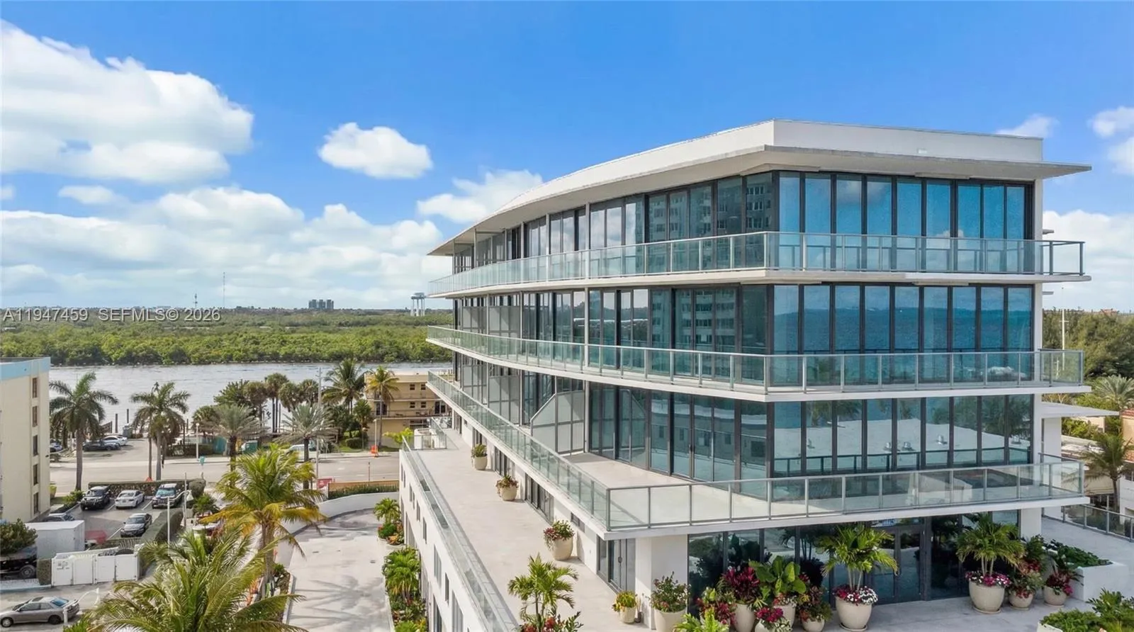 Foto de propiedad en 3319 N Ocean Drive TH3, Hollywood, FL 33019 Hollywood con MLS# 