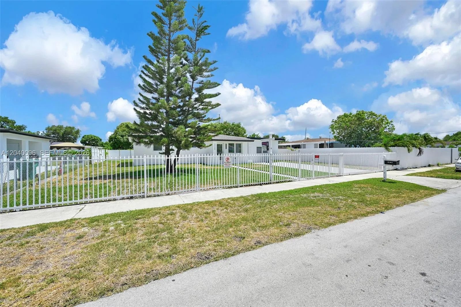 Foto de propiedad en 3320 NW 172nd Terrace, Miami Gardens, FL 33056 Miami Gardens con MLS# 