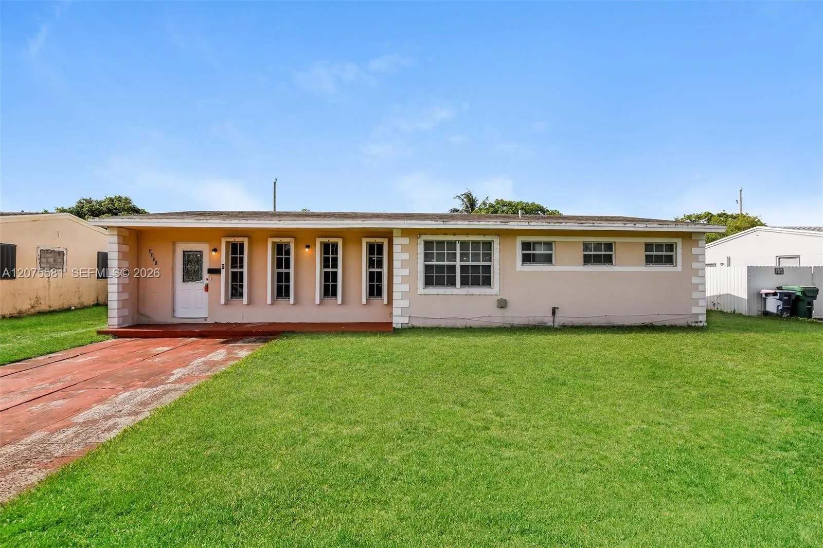 Foto de propiedad en 3321 NW 177th Terrace, Miami Gardens, FL 33056 Miami Gardens con MLS# 