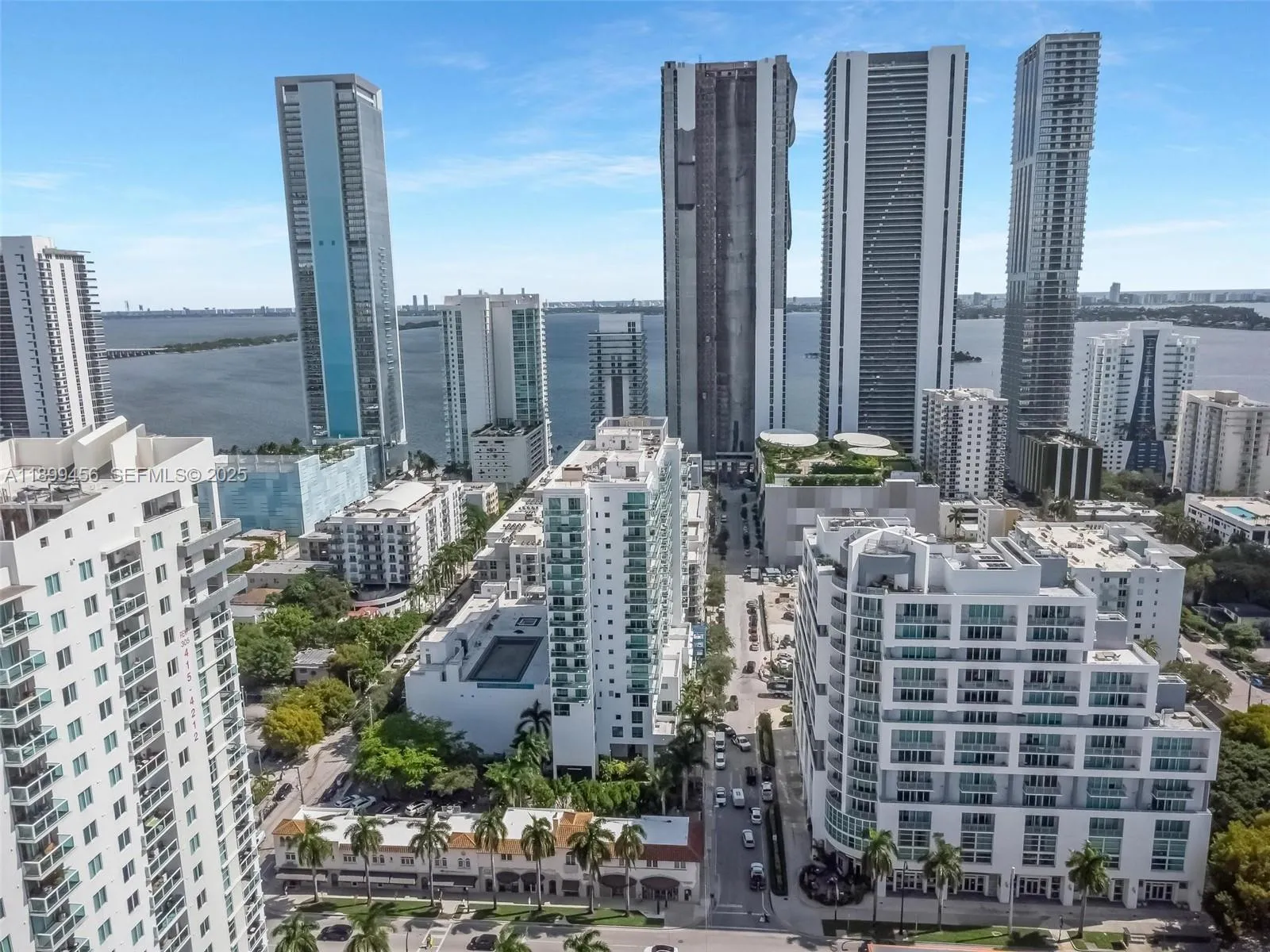 Foto de propiedad en 333 NE 24th Street 812, Miami, FL 33137 Miami con MLS# 