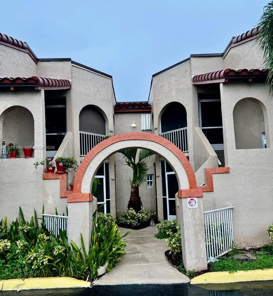 En Renta 333 SW 86th Avenue 104, Pembroke Pines, FL 33025, Pembroke Pines, FL 33025