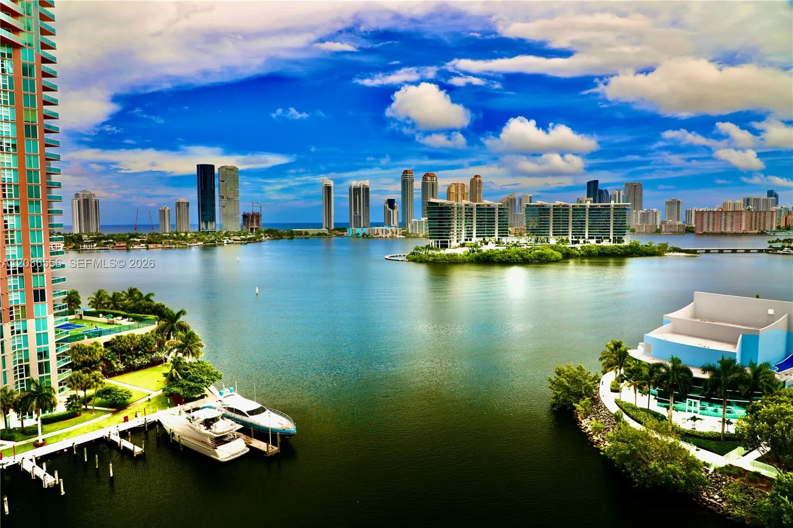 Foto de propiedad en 3330 NE 190th Street 1312, Aventura, FL 33180 Aventura con MLS# 