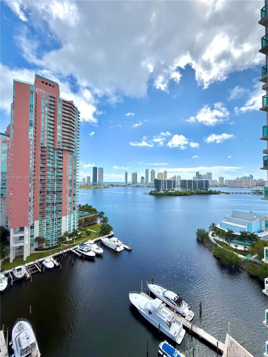 Foto de propiedad en 3330 NE 190th Street 1610, Aventura, FL 33180 Aventura con MLS# 