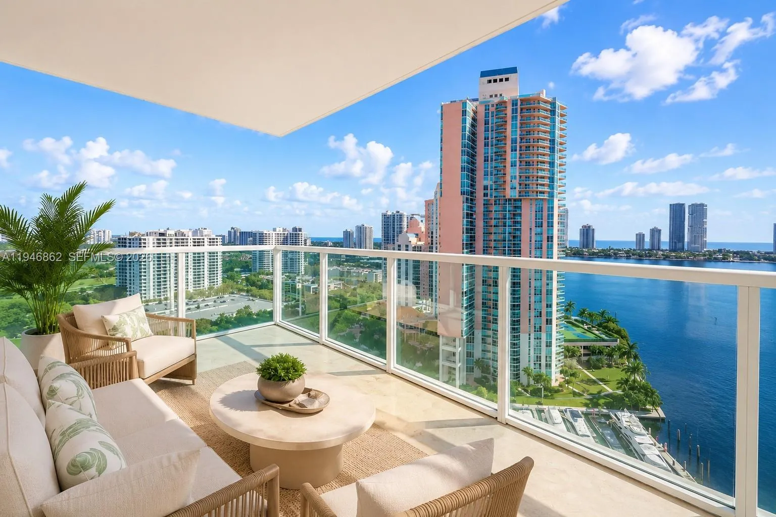 Foto de propiedad en 3330 NE 190th Street 1912, Aventura, FL 33180 Aventura con MLS# 