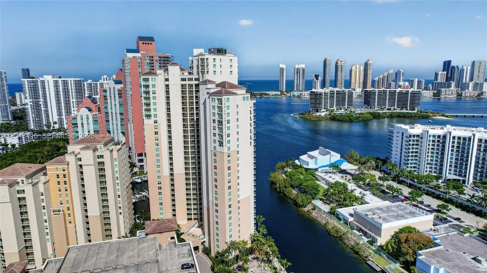 Foto de propiedad en 3330 NE 190th Street 718, Aventura, FL 33180 Aventura con MLS# 