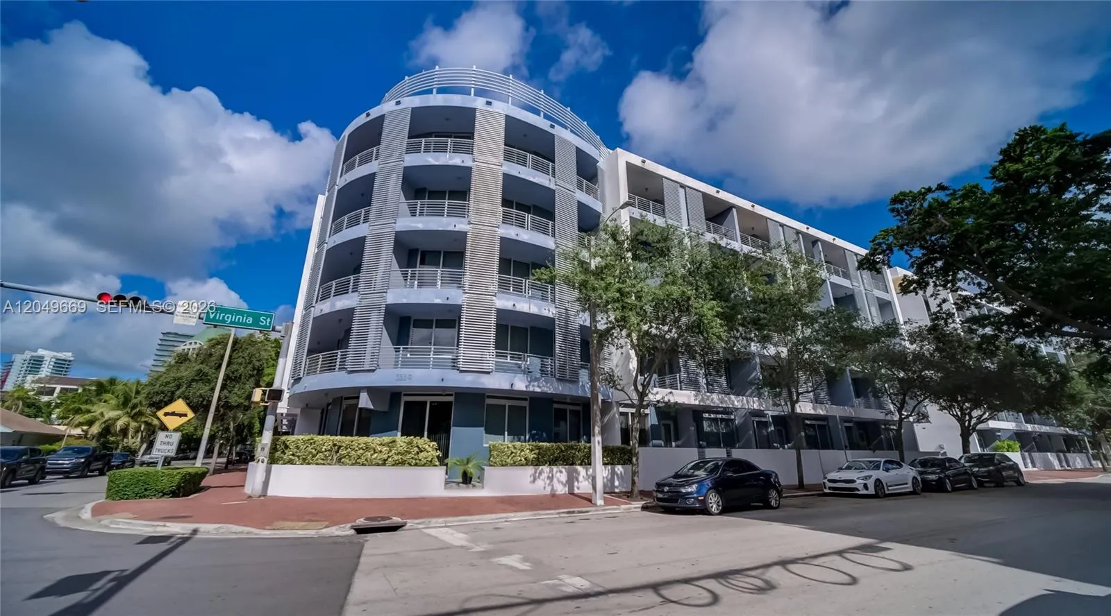 Foto de propiedad en 3339 Virginia Street 323, Miami, FL 33133 Miami con MLS# 