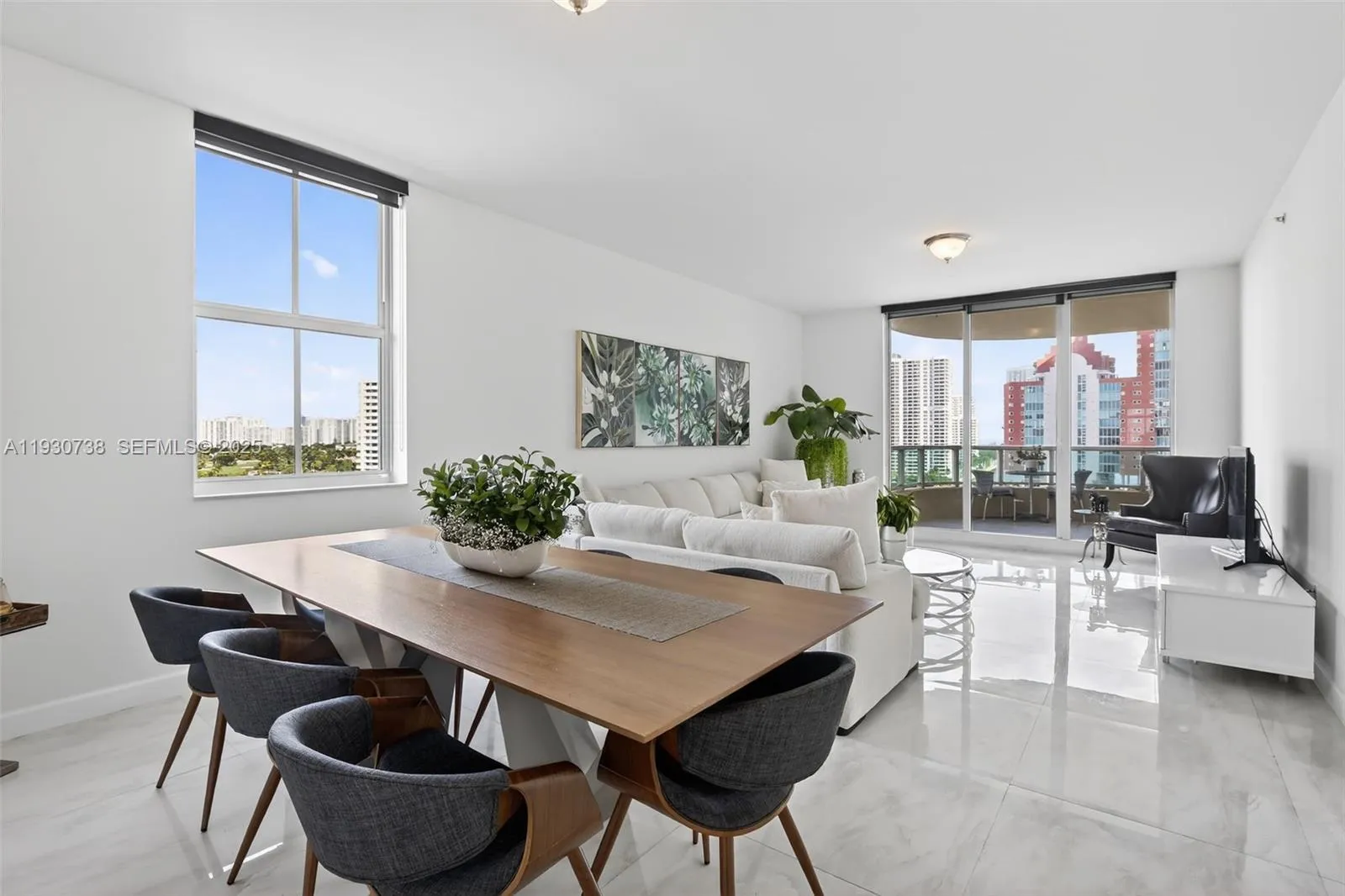 Foto de propiedad en 3340 NE 190th Street 1101, Aventura, FL 33180 Aventura con MLS# 
