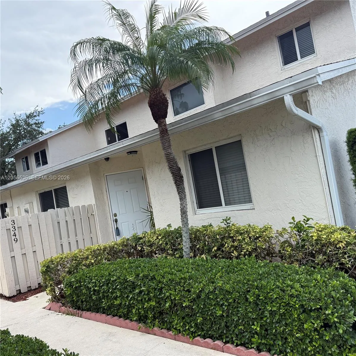 Foto de propiedad en 3349 NW 101st Avenue, Sunrise, FL 33351 Sunrise con MLS# 