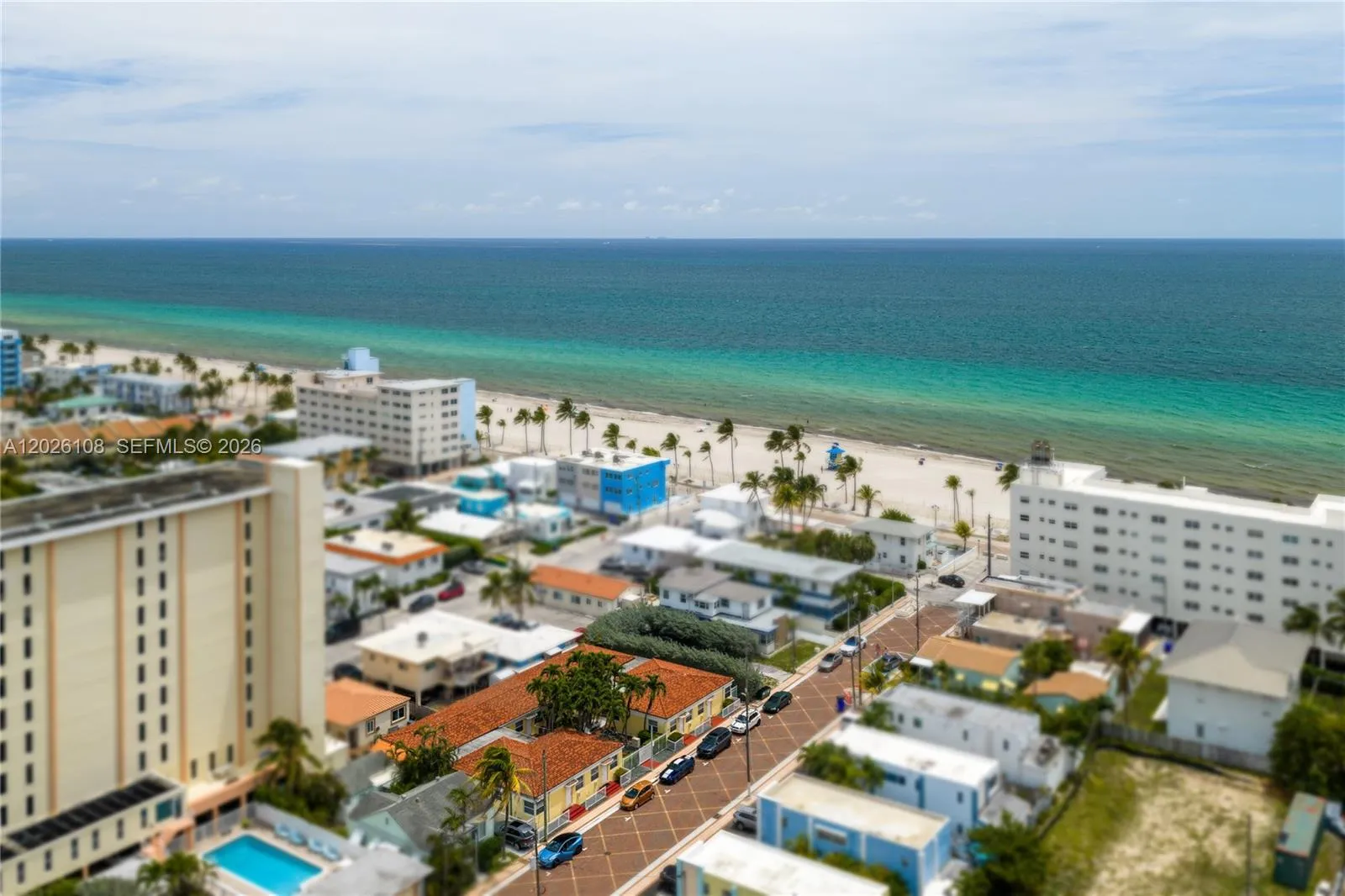 Foto de propiedad en 335 Georgia Street, Hollywood, FL 33019 Hollywood con MLS# 