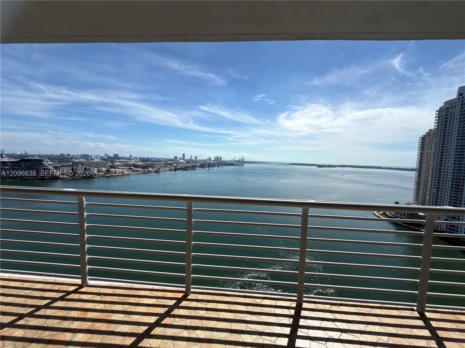 En Renta 335 S Biscayne Boulevard 2509, Miami, FL 33131, Miami, FL 33131